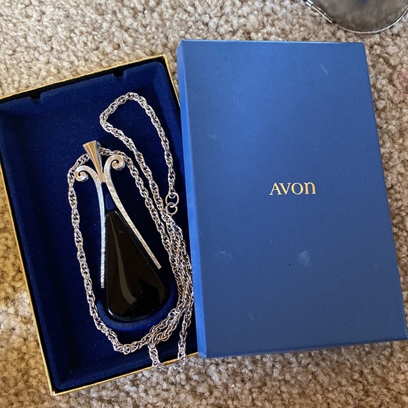 Vintage Avon Ebony Teardrop Pendant Necklace - Picture 5 of 5